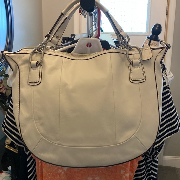 Gorgeous Coach bag - Picture 3 of 10